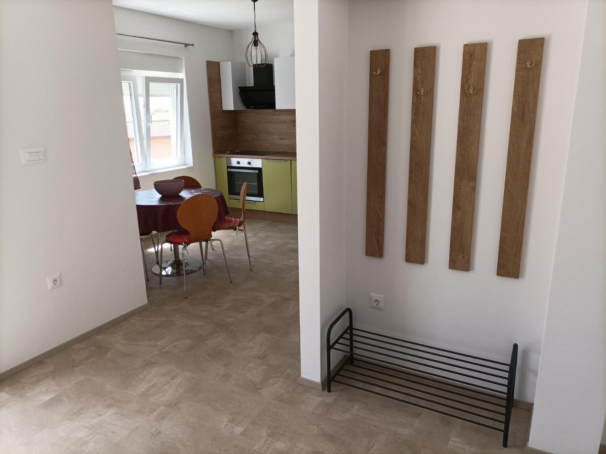 Spacious 2-Bedroom Apartment With Terrace Sea View 扎博里克 外观 照片